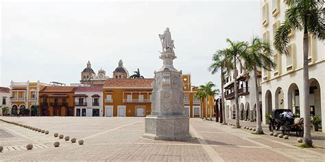  Plaza de Bolívar w Cartagena - Wspaniały plac spotkań i kolonialna perełka!