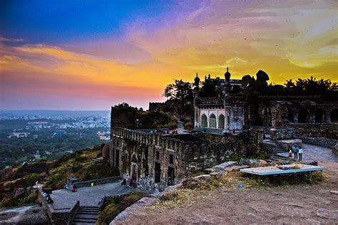 Golconda Fort: Zabytkowa twierdza z tajemniczym akustycznym systemem!